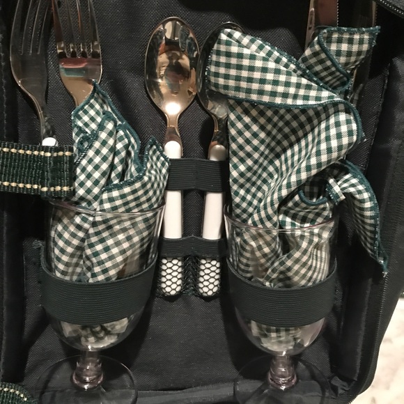 🚫 SOLD L. L. Bean Backpack Picnic Set Wine - Picture 5 of 7
